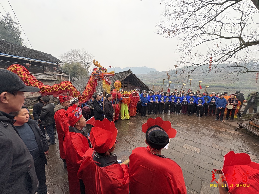 组图 | 吉首：苗族“调年节”热闹上演，千名游客共享非遗盛宴