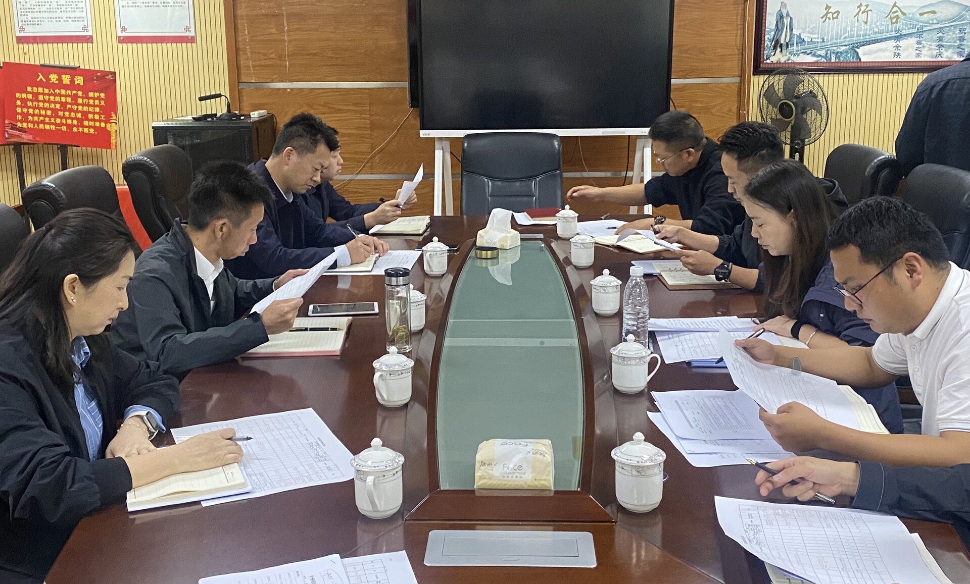 周立志深入矮寨镇 河溪镇走访调研乡村振兴工作