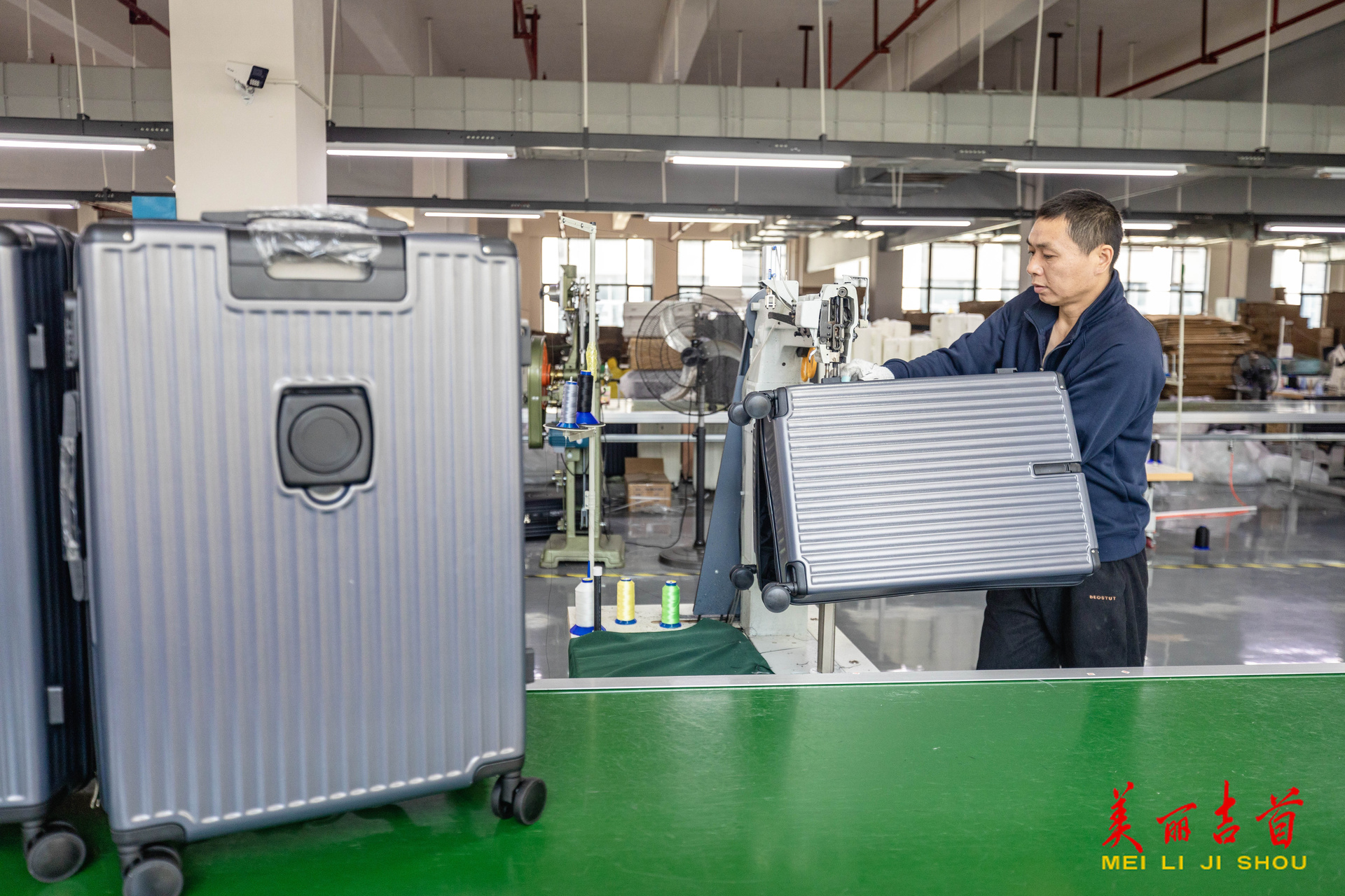 箱包生产 如火如荼