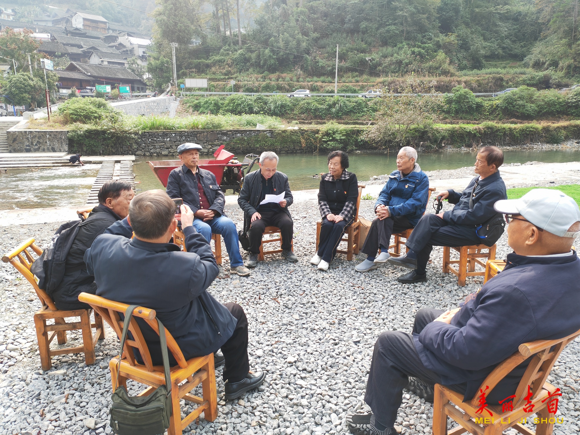 吉首融媒：桑榆未晚心向党 银发力量促发展