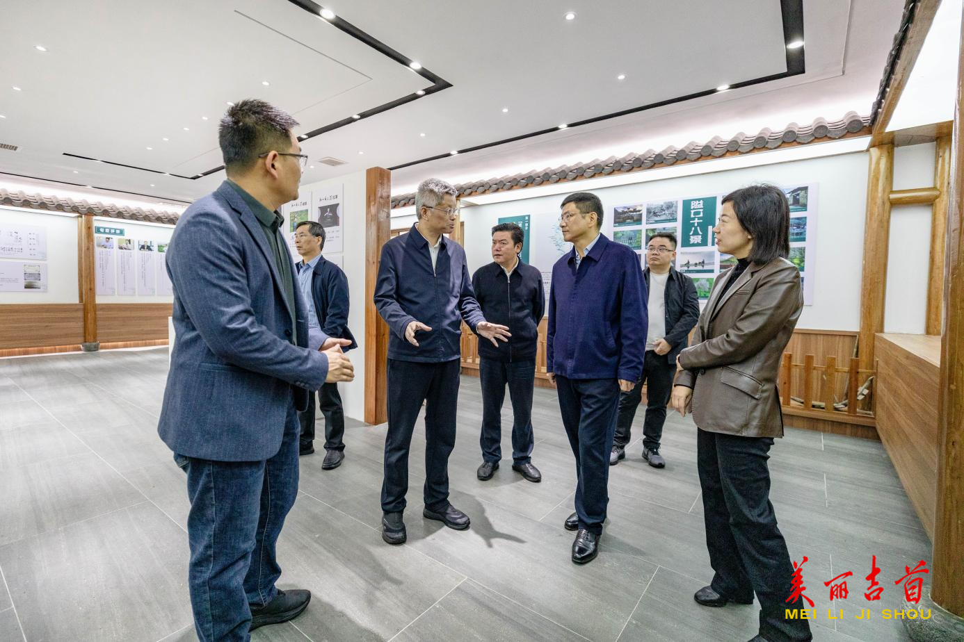 周峰到吉首市隘口村调研乡村振兴工作