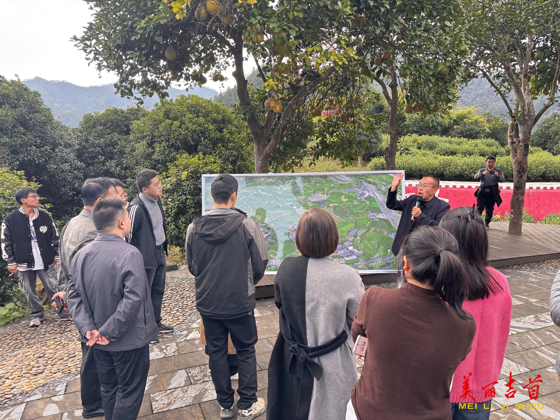 吉首：数字赋能“新农人”   乡村振兴添“智”力