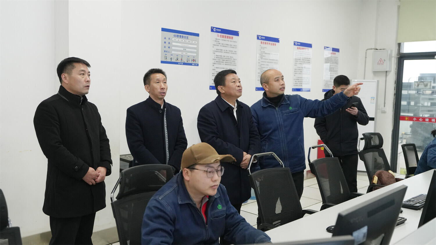 来凤县党政代表团来吉首市参观考察