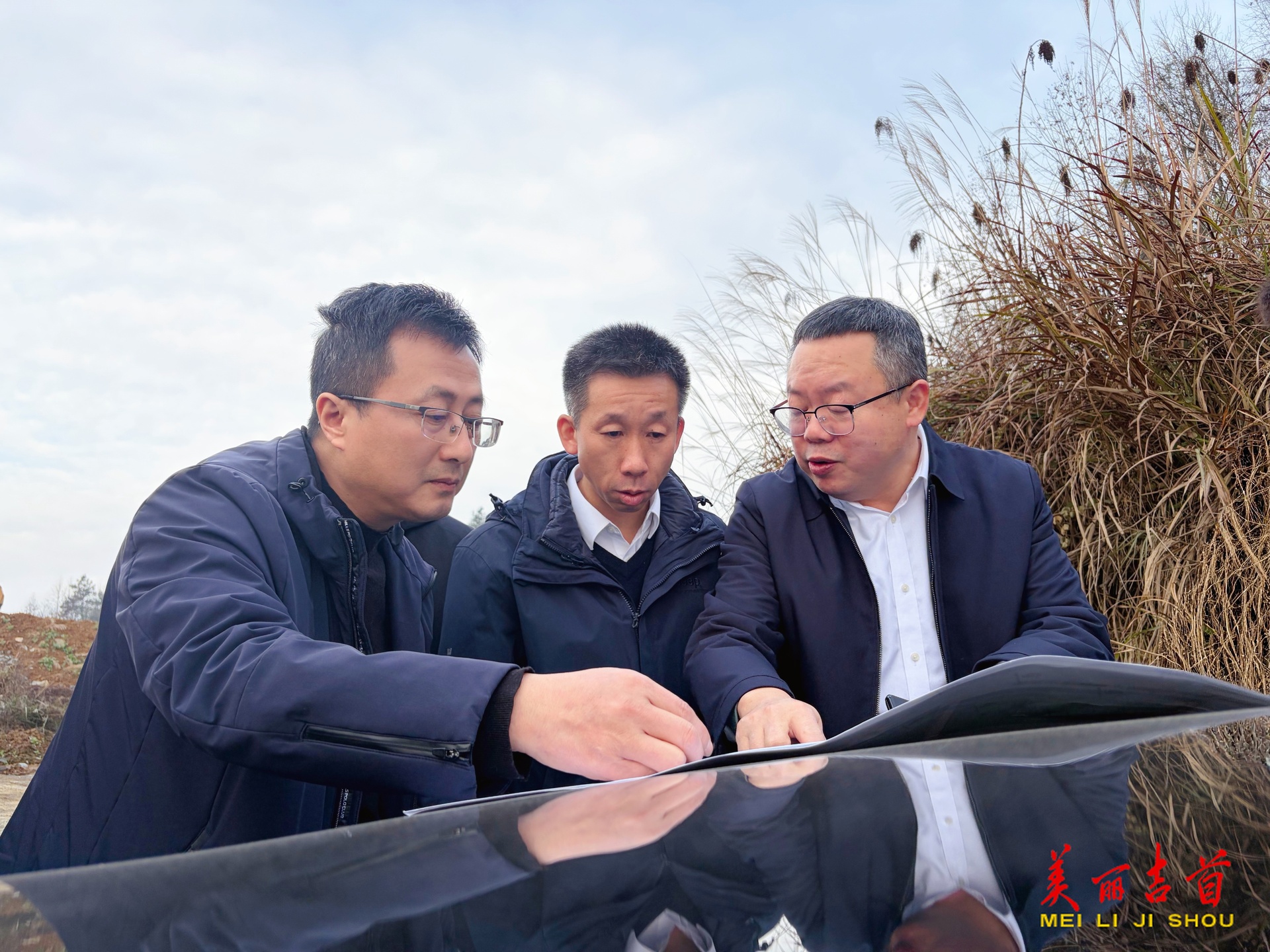 周立志调研森林步道建设情况